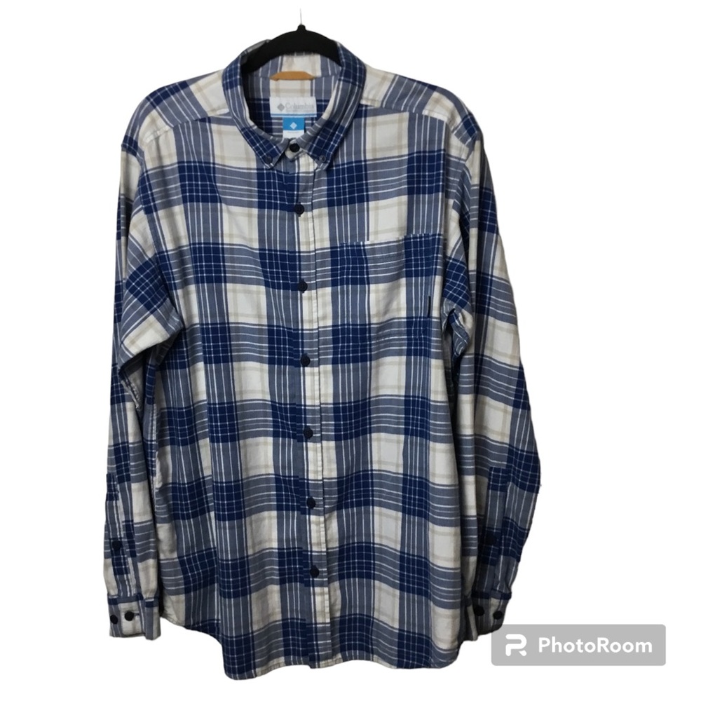 Columbia blue/tan plaid long sleeve button down shirt. Large